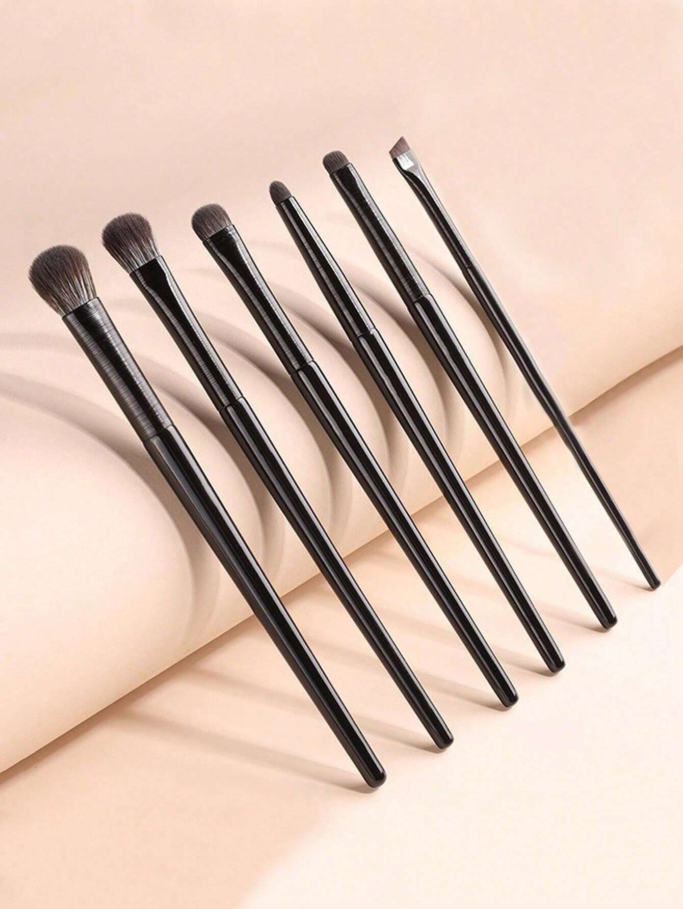 8pcs Champagne Gold Eyeshadow  – Brush Bristle Set Bewertung und Preis
